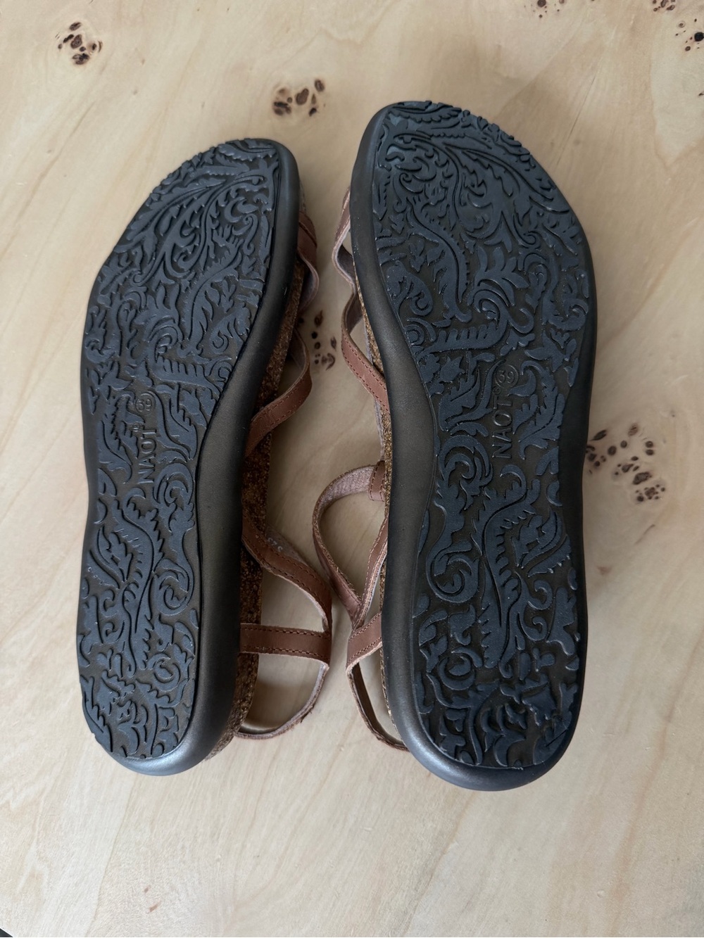 Naot Dorith Brown Leather Strappy T‑Bar Sandals - Picture 8 of 8